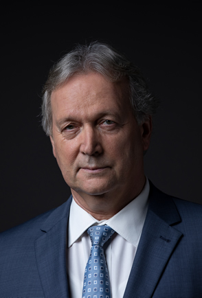 Dr. Freund Tamás